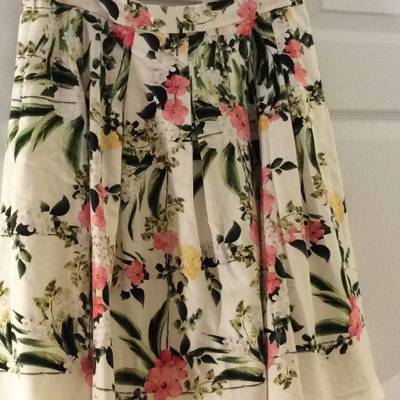 Skirt - Picture 3 of 3